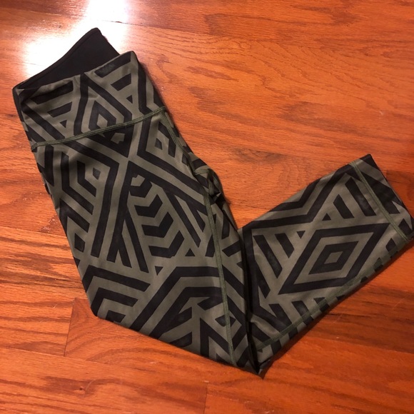 lululemon athletica Pants - Lululemon Geometric Print Crop